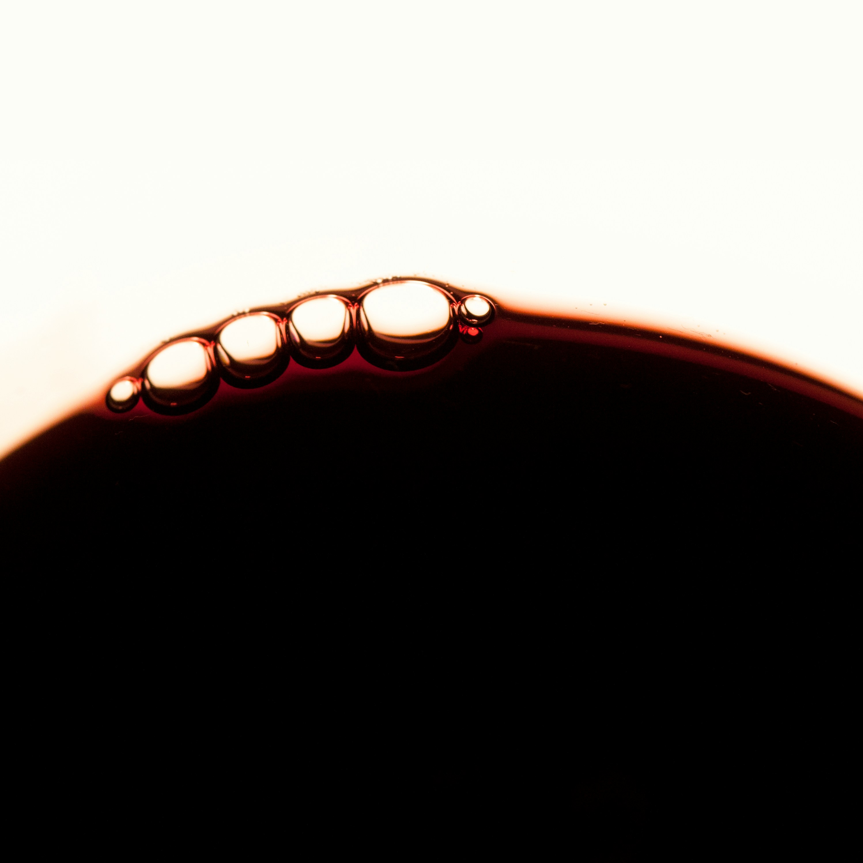 Herramienta polivalente para arreglar y perfeccionar cualquier tipo de vino.