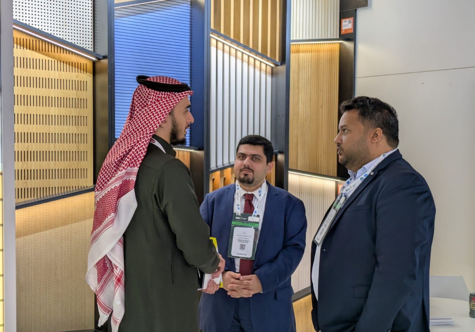 SPIGO triunfa en Big 5 Construct Saudí con su sorprendente stand de soluciones acústicas en madera